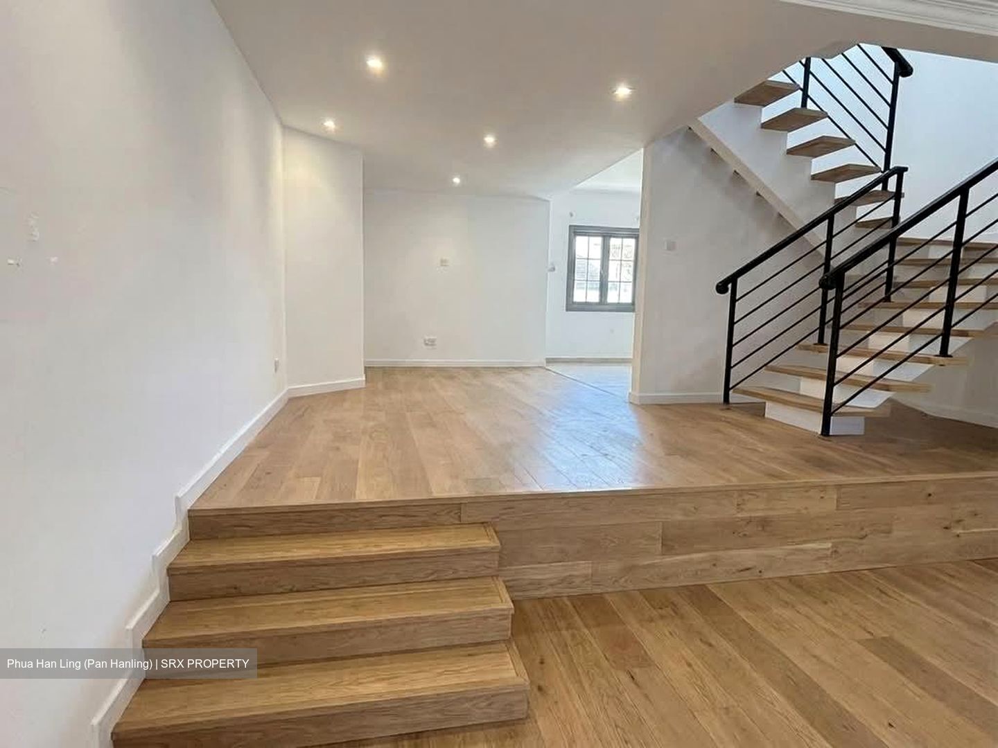 Golden Hill Estate (D19), Terrace #585677491